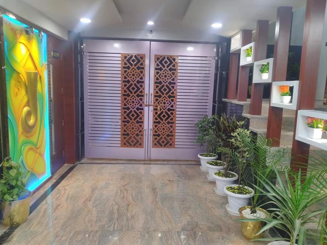Hotel Sjr Varanasi Exterior foto