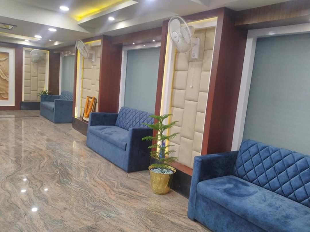 Hotel Sjr Varanasi Exterior foto