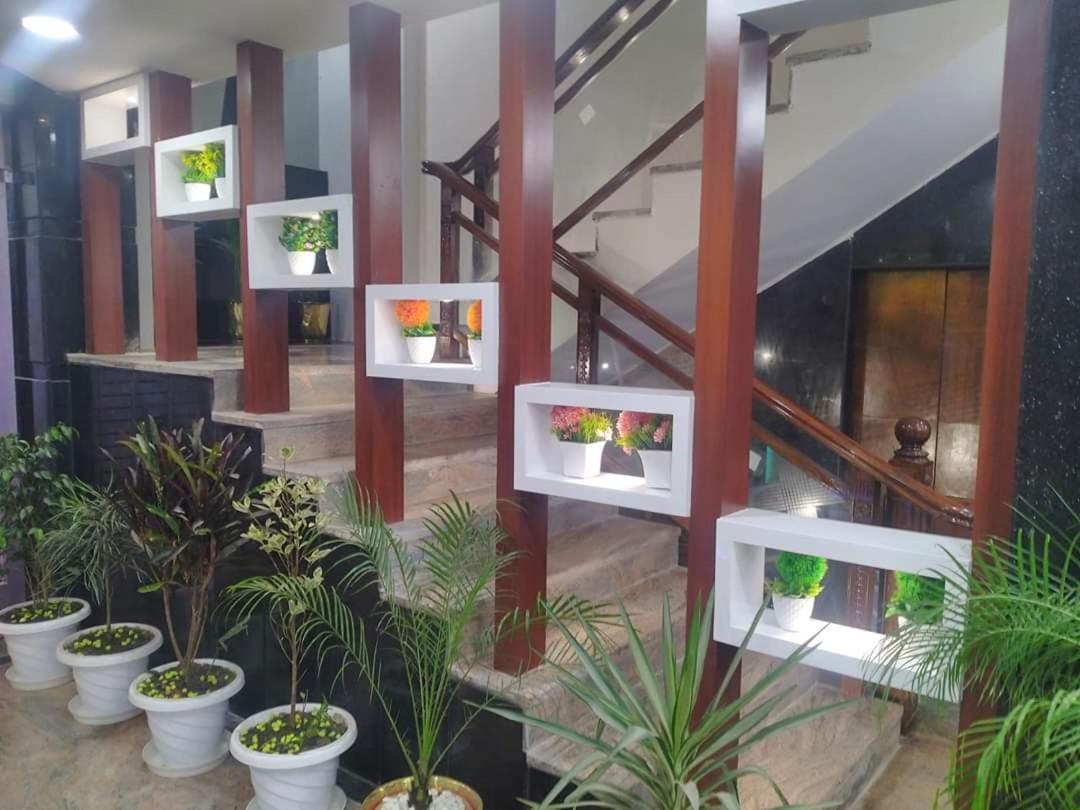 Hotel Sjr Varanasi Exterior foto